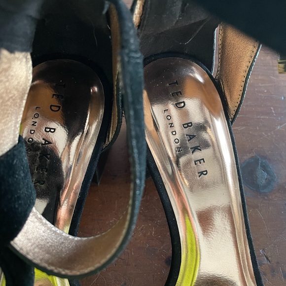 NIB Ted Baker London black suede sandals - Picture 8 of 13